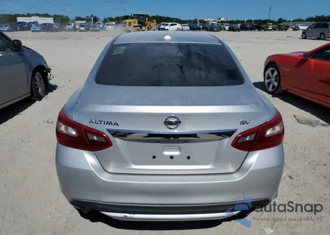 2018 Nissan Altima 2.5 z USA, uszkodzony, nr VIN 1N4AL3AP7JC243478